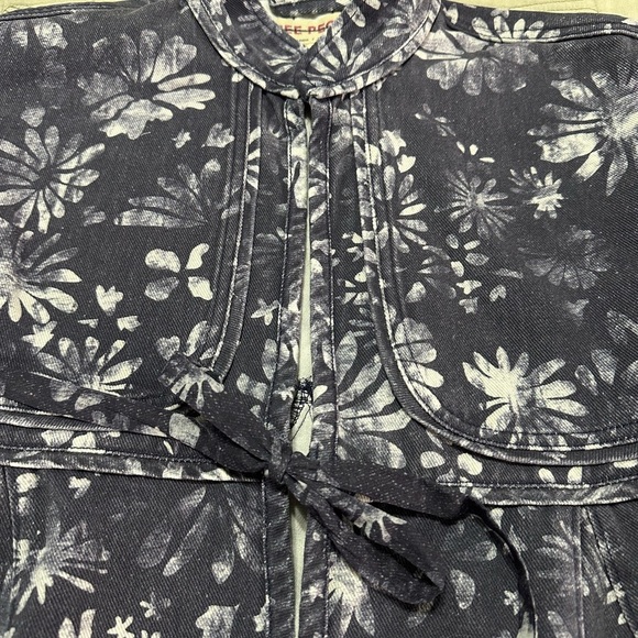 NWOT Free People Lua Bed Jacket XS Blue White Floral - Picture 7 of 10